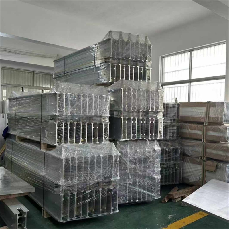 華礦集團熱銷產品硫化機發(fā)往河北